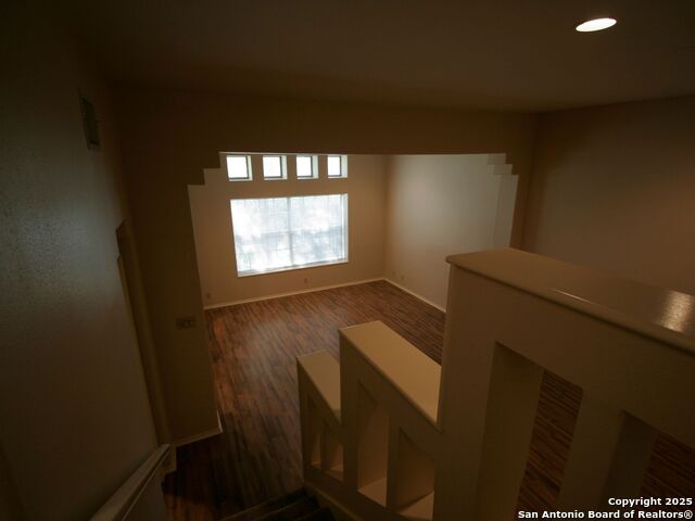 Image 9 of 20 For 207 Grandview Pl  3
