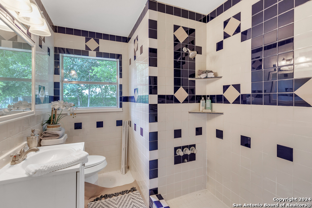 Listing photo id 9 for 143 Langford