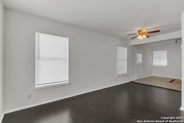 Listing photo id 13 for 143 Langford