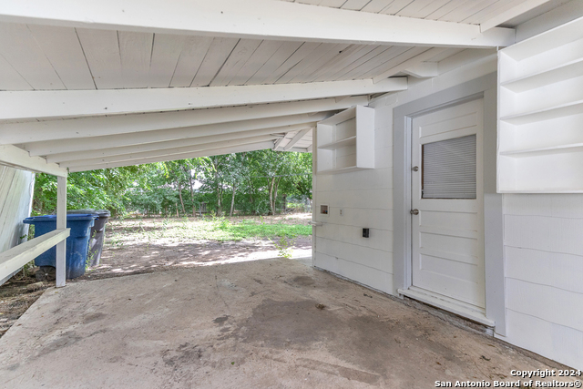 Listing photo id 14 for 143 Langford