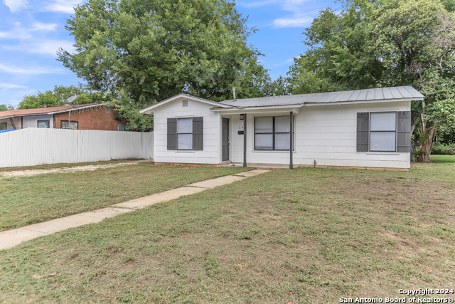 Listing photo id 1 for 143 Langford