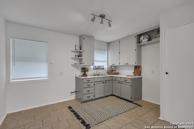 Listing photo id 2 for 143 Langford