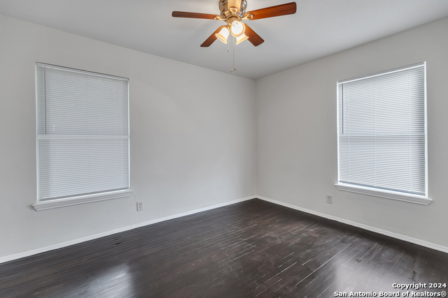 Listing photo id 5 for 143 Langford