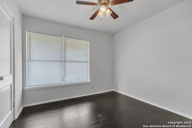 Listing photo id 7 for 143 Langford