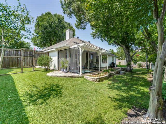 Listing photo id 11 for 326 Chaparral Creek Dr