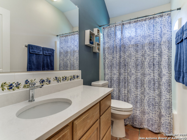 Listing photo id 16 for 326 Chaparral Creek Dr
