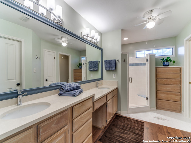Listing photo id 20 for 326 Chaparral Creek Dr