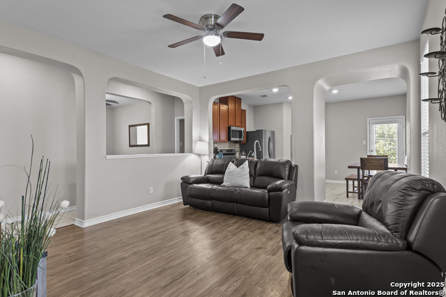 Listing photo id 4 for 8415 Fortuna Valley