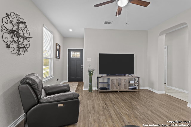 Listing photo id 5 for 8415 Fortuna Valley