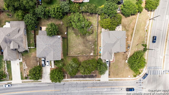 Listing photo id 3 for 21006 Promontory Cir