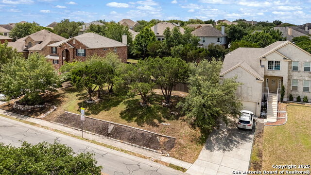 Listing photo id 6 for 21006 Promontory Cir