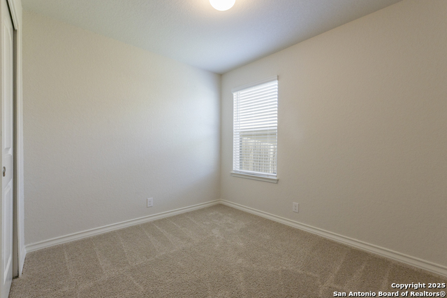 Listing photo id 12 for 120 Gravel Gray
