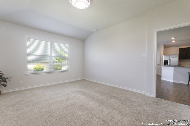 Listing photo id 19 for 120 Gravel Gray