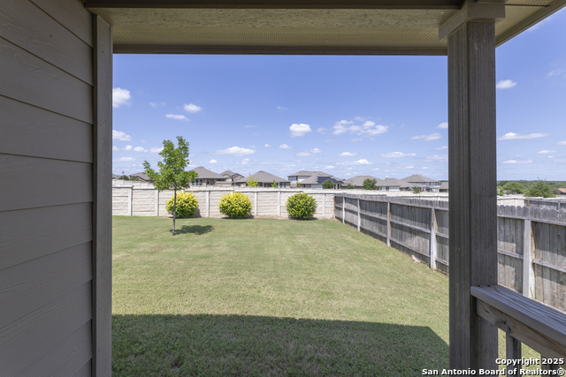 Listing photo id 24 for 120 Gravel Gray