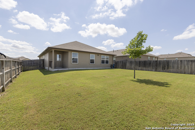 Listing photo id 28 for 120 Gravel Gray
