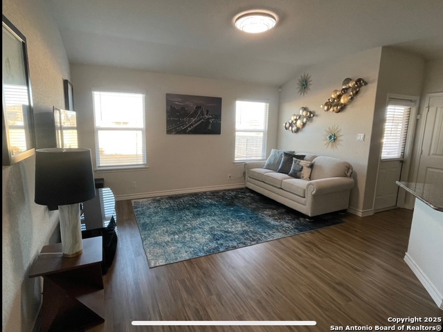 Listing photo id 5 for 120 Gravel Gray