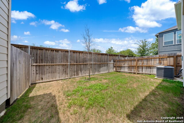 Image 31 of 34 For 8851 Oakland Rd  18