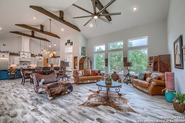 Listing photo id 9 for 452 Wentworth