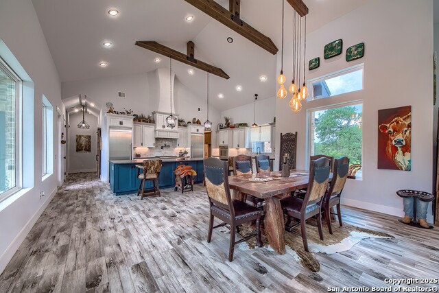 Listing photo id 12 for 452 Wentworth
