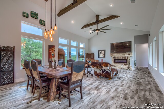 Listing photo id 13 for 452 Wentworth