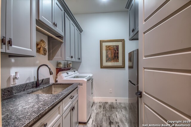 Listing photo id 19 for 452 Wentworth