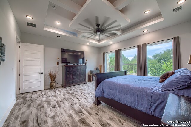 Listing photo id 24 for 452 Wentworth