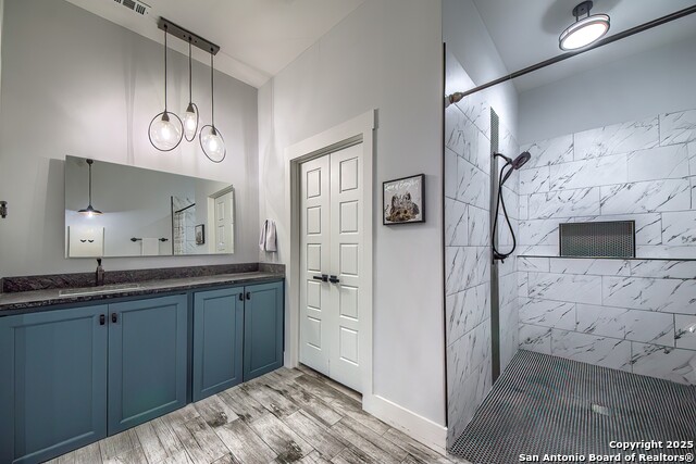 Listing photo id 30 for 452 Wentworth