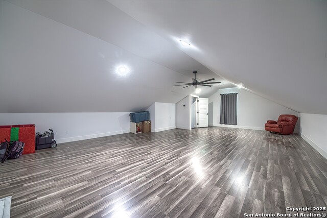 Listing photo id 37 for 452 Wentworth