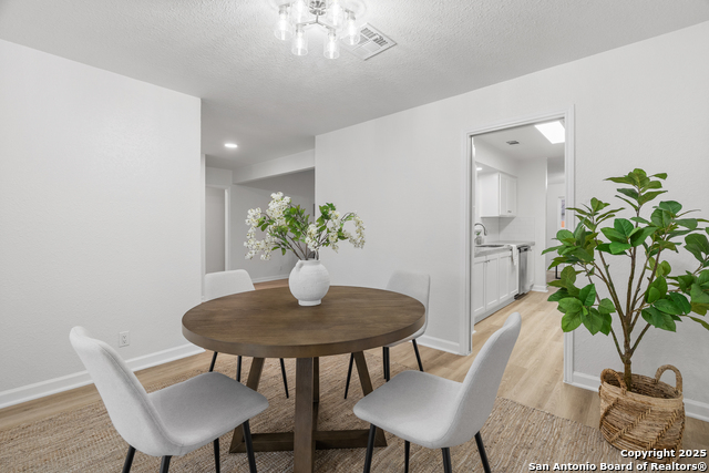 Listing photo id 11 for 12215 Violet