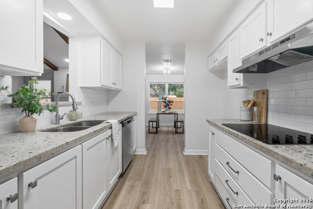 Listing photo id 17 for 12215 Violet