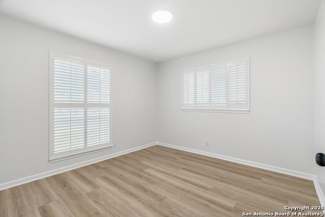 Listing photo id 26 for 12215 Violet