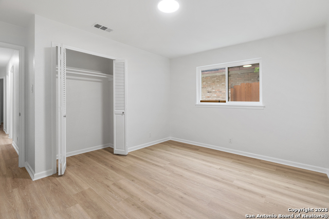 Listing photo id 32 for 12215 Violet
