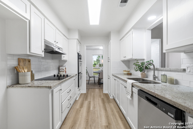Listing photo id 3 for 12215 Violet