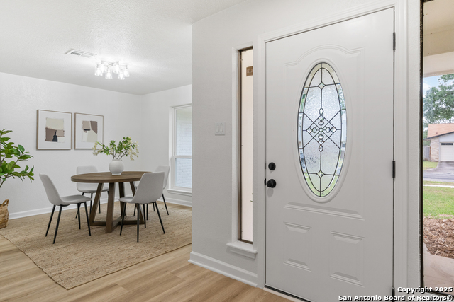 Listing photo id 4 for 12215 Violet