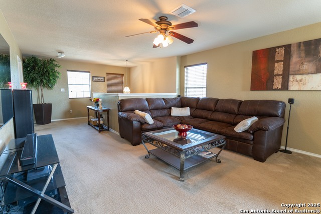 Listing photo id 12 for 3322 Dunlap Flds