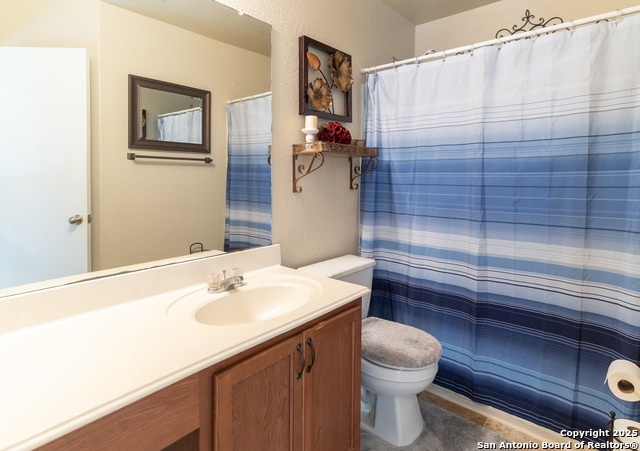 Listing photo id 14 for 3322 Dunlap Flds