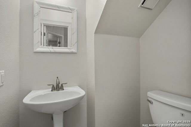 Listing photo id 9 for 7211 Burns Trail