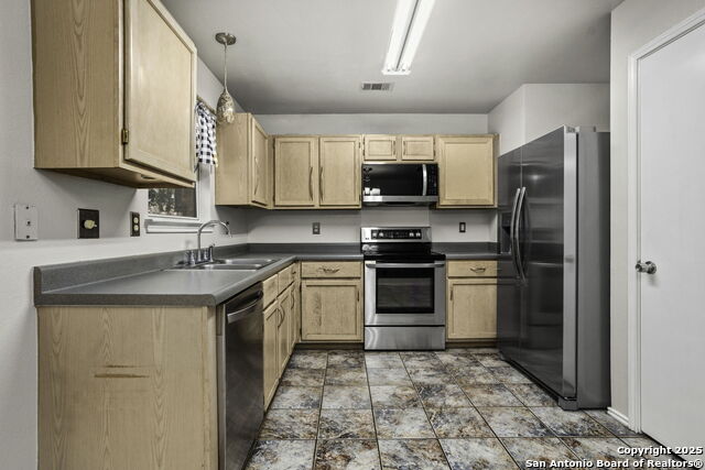 Listing photo id 6 for 7211 Burns Trail