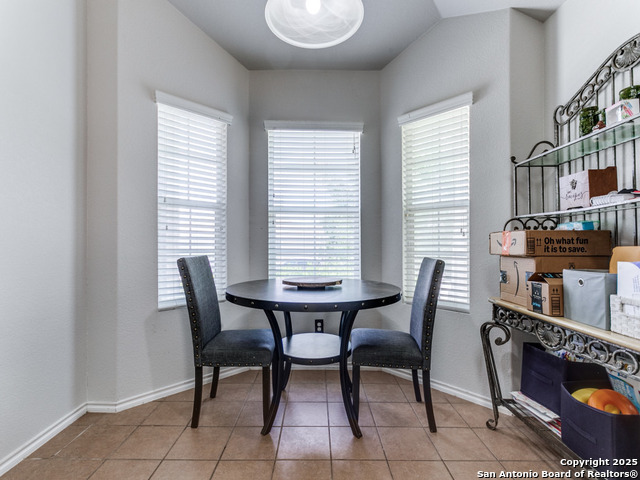 Listing photo id 9 for 6211 Post Mi