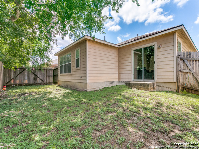 Listing photo id 21 for 6211 Post Mi
