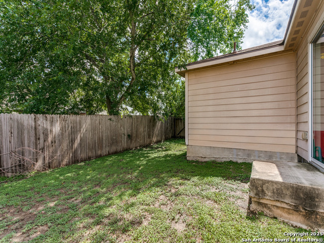 Listing photo id 23 for 6211 Post Mi