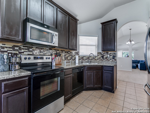 Listing photo id 7 for 6211 Post Mi