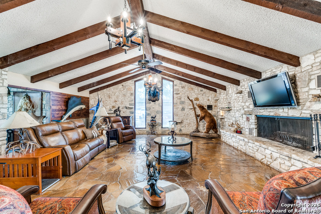 Listing photo id 9 for 10745 Rosemar Ln