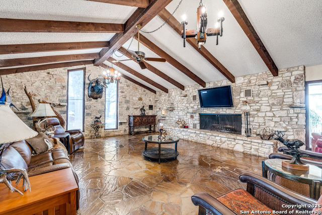 Listing photo id 11 for 10745 Rosemar Ln