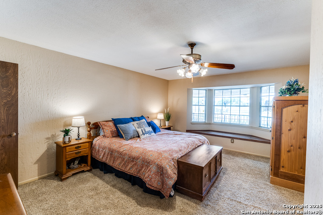 Listing photo id 14 for 10745 Rosemar Ln