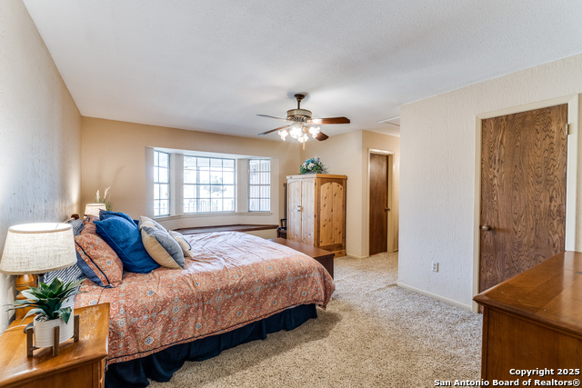 Listing photo id 15 for 10745 Rosemar Ln
