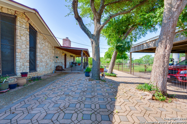 Listing photo id 19 for 10745 Rosemar Ln