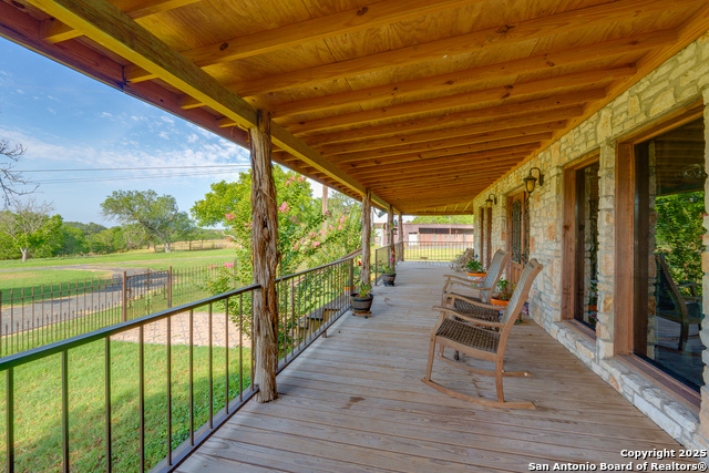 Listing photo id 2 for 10745 Rosemar Ln