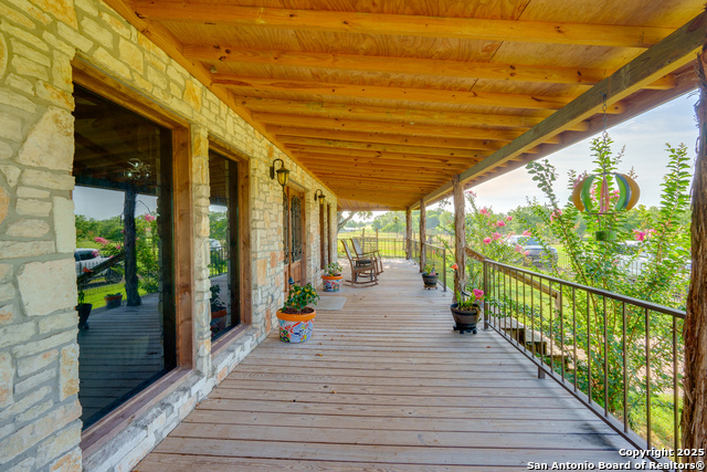 Listing photo id 3 for 10745 Rosemar Ln