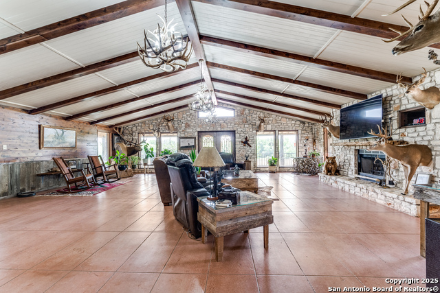 Listing photo id 4 for 10745 Rosemar Ln